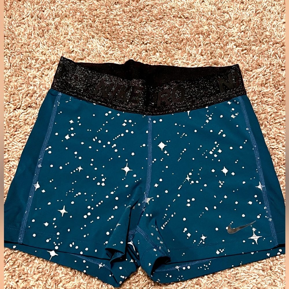 Nike Pro Shorts Women’s